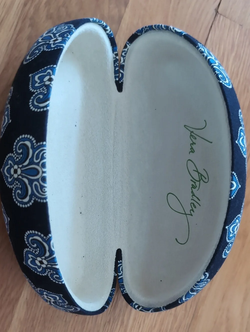 Vera Bradley Hardcase Glasses Holder Sunglasses Case. Large Size!